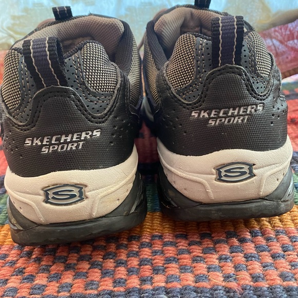 Sketchers sport sneakers - Picture 4 of 9
